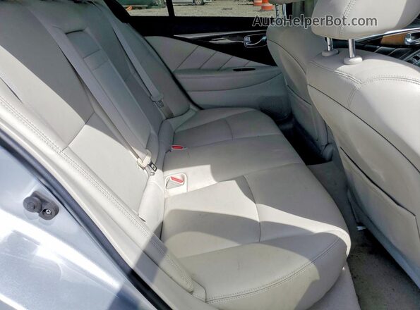 JN1EV7APXJM365634 2018 INFINITI Q50 Серебряный Вид задних сидений