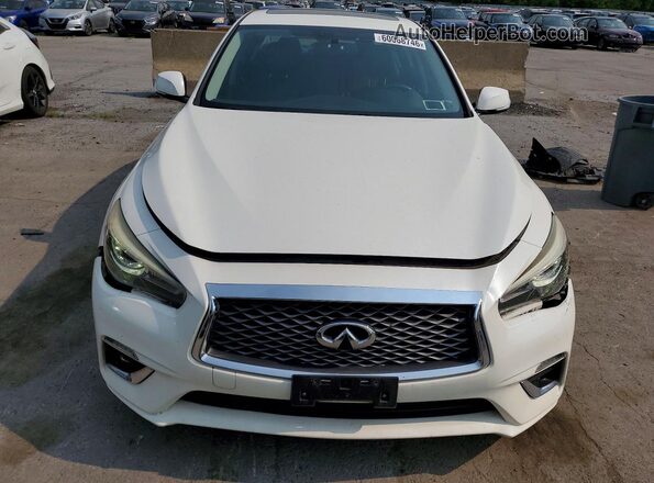 JN1EV7AR0JM611074 2018 INFINITI Q50 White Widok z przodu