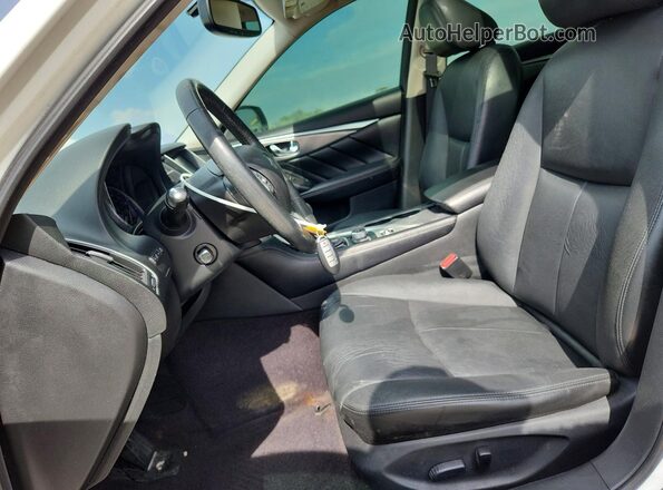 JN1EV7AR5HM840585 2017 INFINITI Q50 White Front interior view