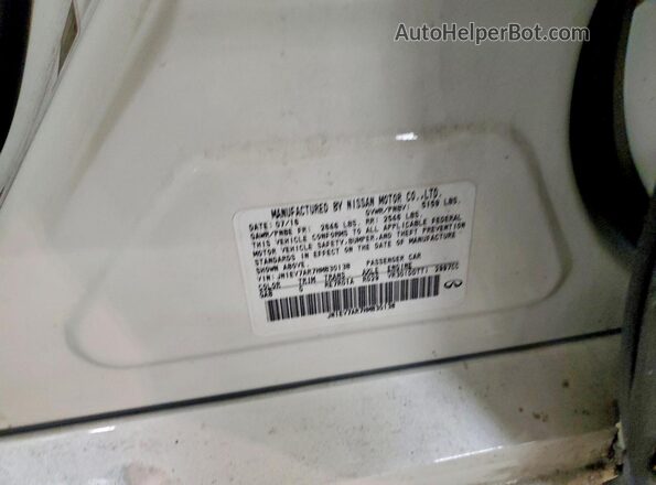 JN1EV7AR7HM830138 2017 INFINITI Q50 White Widok komory silnika