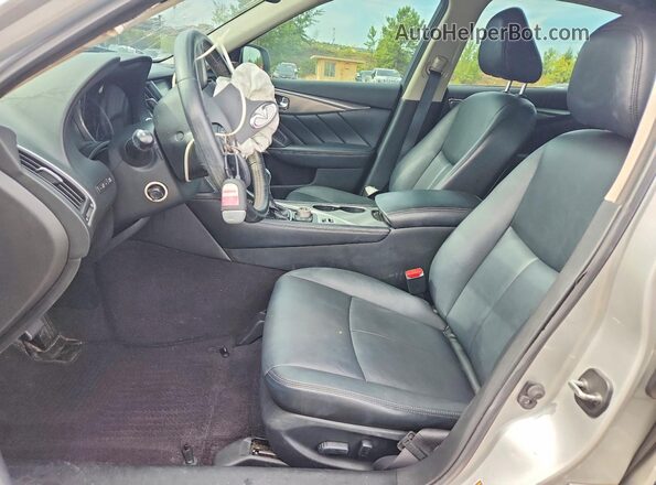 JN1EV7AR7HM830236 2017 INFINITI Q50 Silver Widok wnętrza z przodu