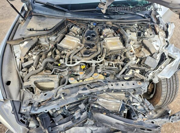 JN1EV7AR7HM830236 2017 INFINITI Q50 Silver Widok wnętrza z tyłu