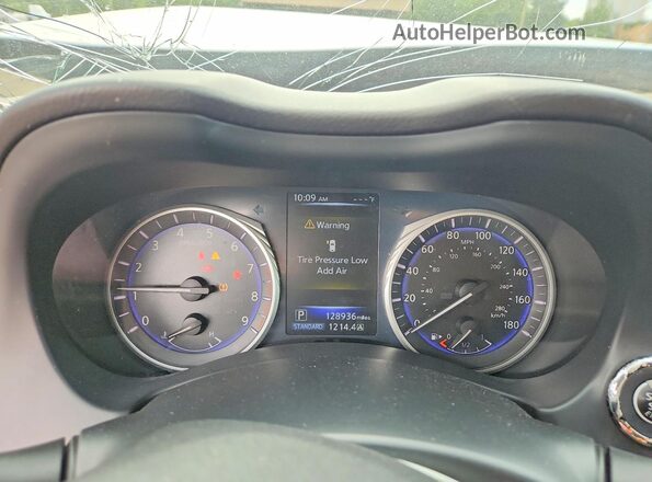 JN1EV7AR7HM830236 2017 INFINITI Q50 Silver Widok zestawu wskaźników