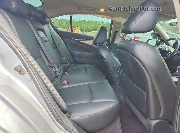 JN1EV7AR7HM830236 2017 INFINITI Q50 Silver Widok tylnych siedzeń