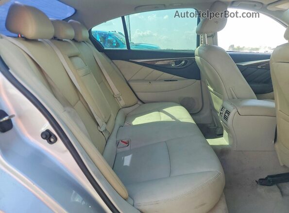 JN1EV7AR8JM432278 2018 INFINITI Q50 Silver Rear seats view