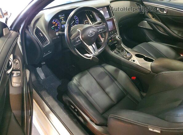 JN1EV7EK2HM360646 2017 INFINITI Q60 White Widok deski rozdzielczej