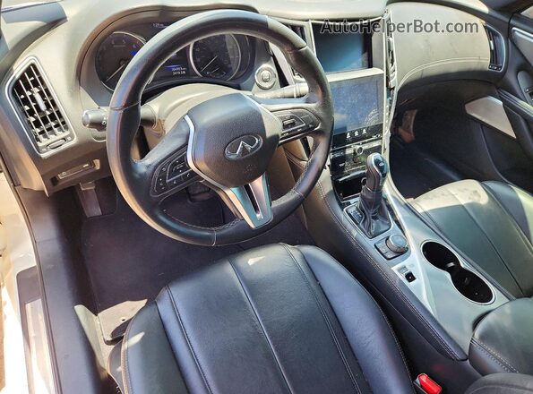 JN1EV7EK2JM342105 2018 INFINITI Q60 Белый Вид панели приборов