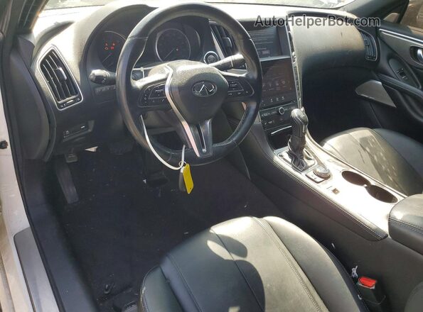 JN1EV7EK5JM340476 2018 INFINITI Q60 Белый Вид панели приборов