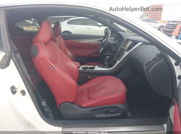 JN1EV7EKXJM340716 2018 INFINITI Q60 White Front interior view
