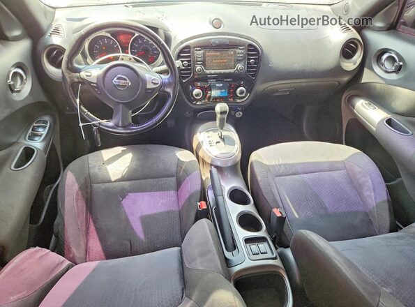 JN8AF5MR4HT700644 2017 NISSAN JUKE Maroon Dashboard view