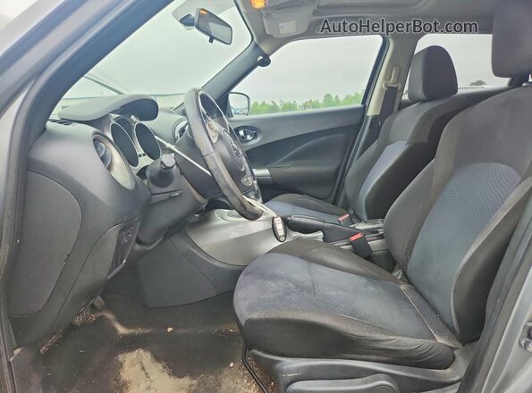 JN8AF5MR7HT702856 2017 NISSAN JUKE Gray Vista interior delantera