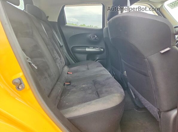 JN8AF5MV1HT752004 2017 NISSAN JUKE Yellow Հետևի նստատեղերի տեսք