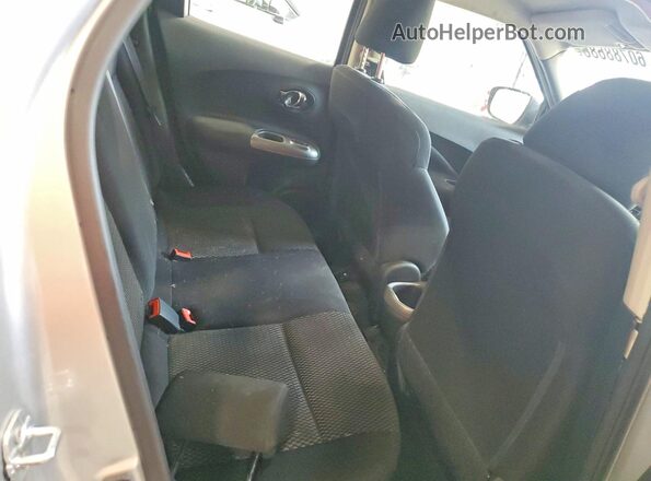 JN8AF5MV3GT655126 2016 NISSAN JUKE Silver Widok tylnych siedzeń