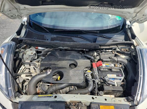 JN8AF5MV3HT750724 2017 NISSAN JUKE White Rear interior view