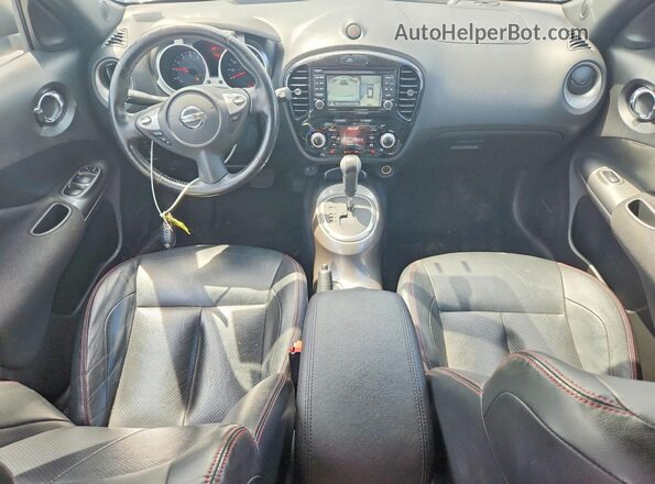 JN8AF5MV3HT750724 2017 NISSAN JUKE White Dashboard view