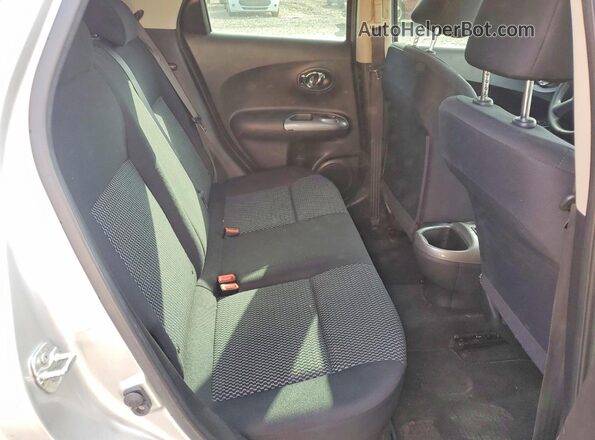 JN8AF5MV9GT660234 2016 NISSAN JUKE Silver უკანა სავარძლების ხედი