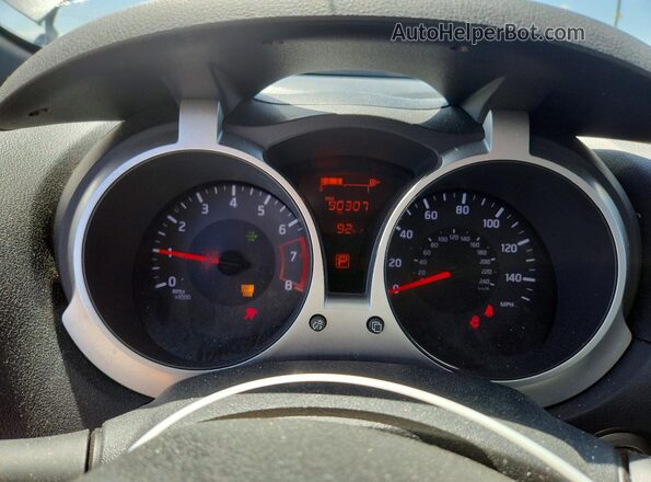 JN8AF5MVXGT650084 2016 NISSAN JUKE Gray ხელსაწყოთა პანელის ხედი