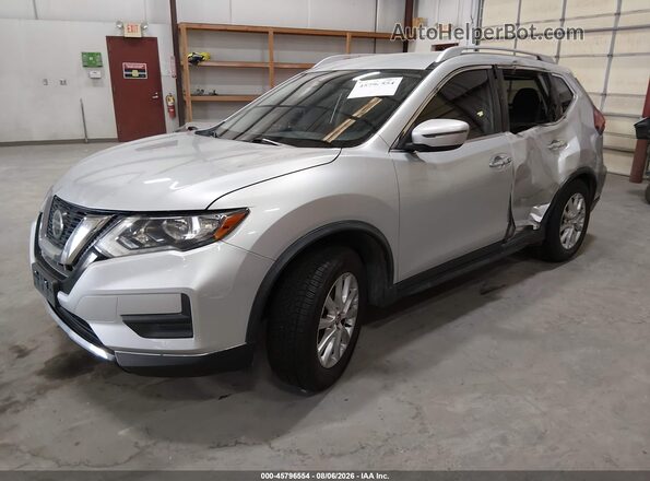 JN8AT2MT0LW002607 2020 NISSAN ROGUE Silver Առջևի ձախ երեք քառորդ տեսարան