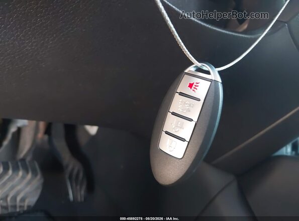 JN8AT2MT1HW392429 2017 NISSAN ROGUE Красный Вид панели приборов