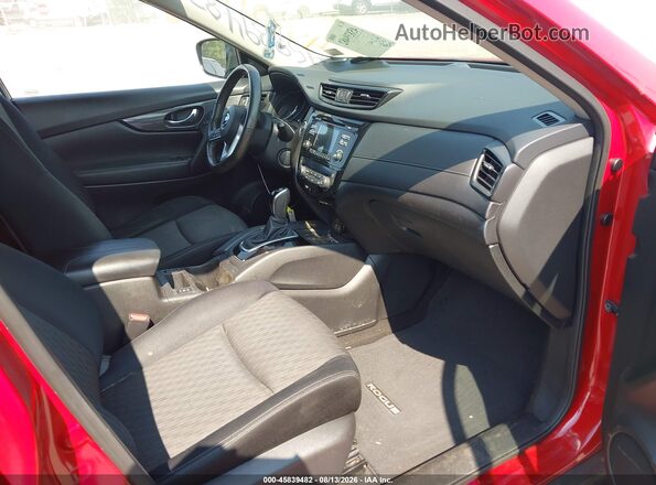 JN8AT2MT1HW393371 2017 NISSAN ROGUE Red Widok wnętrza z przodu