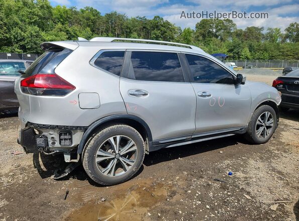 JN8AT2MT1JW463473 2018 NISSAN ROGUE Серебряный Задняя правая четверть