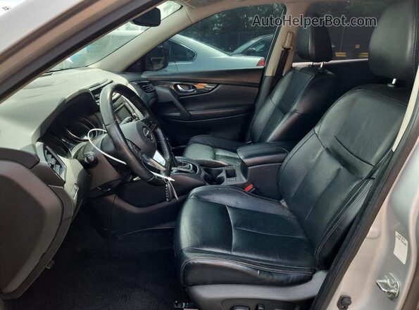 JN8AT2MT1JW463473 2018 NISSAN ROGUE Серебряный Вид салона спереди