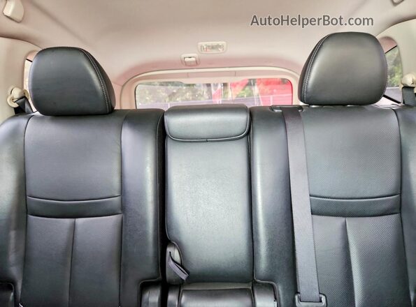 JN8AT2MT1JW463473 2018 NISSAN ROGUE Серебряный Вид задних сидений