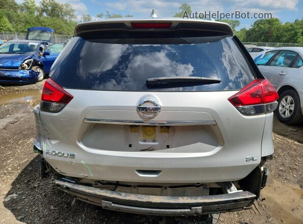 JN8AT2MT1JW463473 2018 NISSAN ROGUE Серебряный Вид сзади