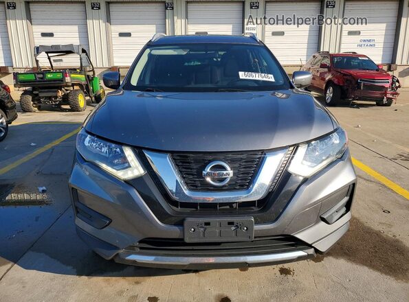 JN8AT2MT2HW134873 2017 NISSAN ROGUE Серый Вид спереди