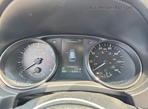 JN8AT2MT2HW148949 2017 NISSAN ROGUE Gray Widok zestawu wskaźników