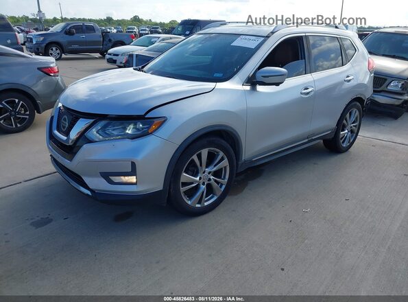 JN8AT2MT2HW384498 2017 NISSAN ROGUE Silver Առջևի ձախ երեք քառորդ տեսարան