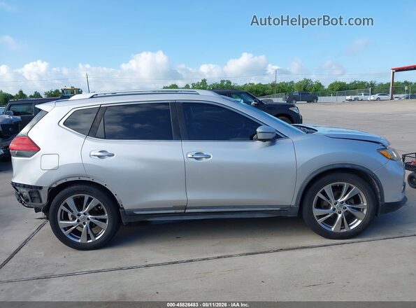 JN8AT2MT2HW384498 2017 NISSAN ROGUE Silver Սալոնի հետևի տեսք