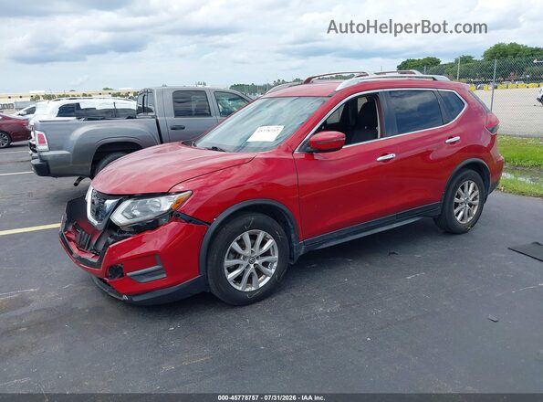 JN8AT2MT2HW392973 2017 NISSAN ROGUE Red Vista tres cuartos delantera izquierda