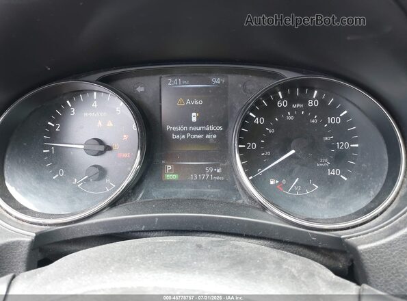JN8AT2MT2HW392973 2017 NISSAN ROGUE Red Vista de los asientos traseros