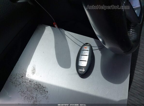 JN8AT2MT2HW392973 2017 NISSAN ROGUE Red Vista del salpicadero