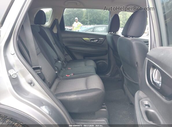 JN8AT2MT3HW140262 2017 NISSAN ROGUE Gray Widok naklejki z numerem VIN