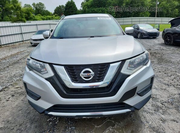 JN8AT2MT3HW390004 2017 NISSAN ROGUE Silver Widok z przodu