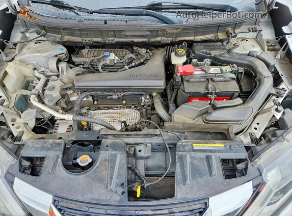 JN8AT2MT3HW390004 2017 NISSAN ROGUE Silver Widok komory silnika