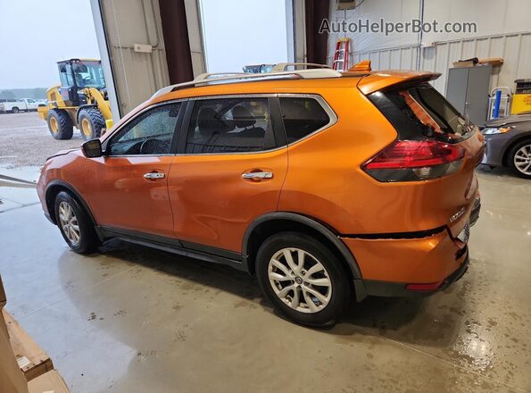 JN8AT2MT3HW393727 2017 NISSAN ROGUE Orange Trasero izquierdo