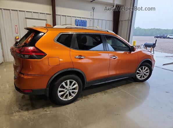 JN8AT2MT3HW393727 2017 NISSAN ROGUE Orange Trasero derecho