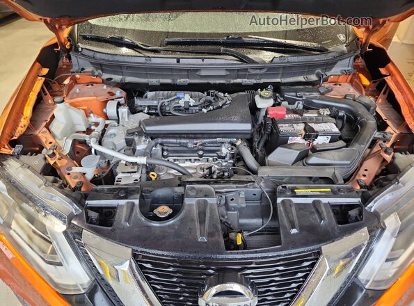 JN8AT2MT3HW393727 2017 NISSAN ROGUE Orange Vista del compartimento del motor
