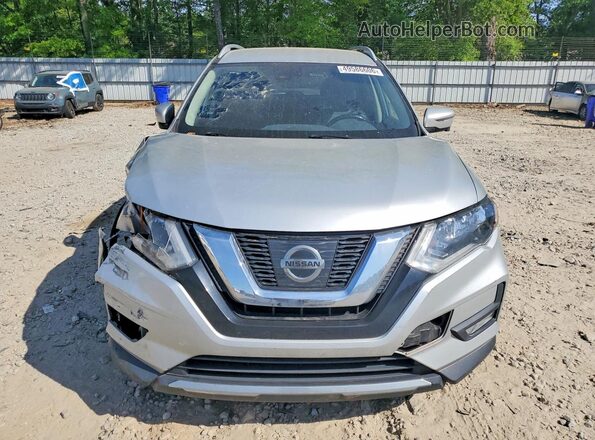 JN8AT2MT3HW406654 2017 NISSAN ROGUE Silver Widok z przodu