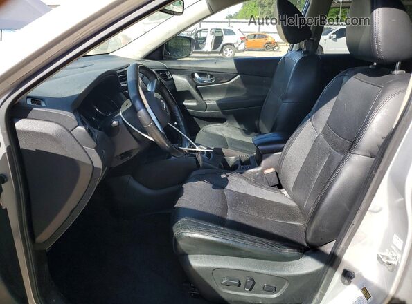 JN8AT2MT3HW406654 2017 NISSAN ROGUE Silver Widok wnętrza z przodu