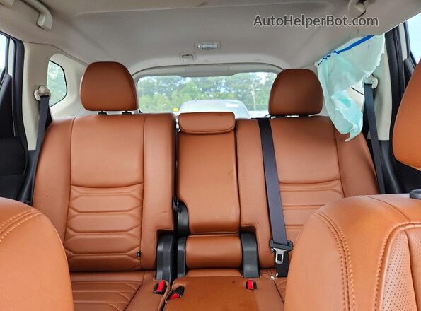 JN8AT2MT3HW407352 2017 NISSAN ROGUE Silver უკანა სავარძლების ხედი