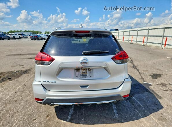 JN8AT2MT3JW457271 2018 NISSAN ROGUE Silver Rear view