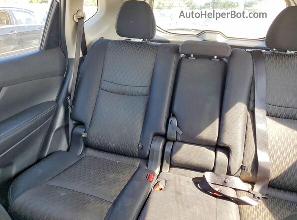 JN8AT2MT4HW134549 2017 NISSAN ROGUE Gray Rear seats view