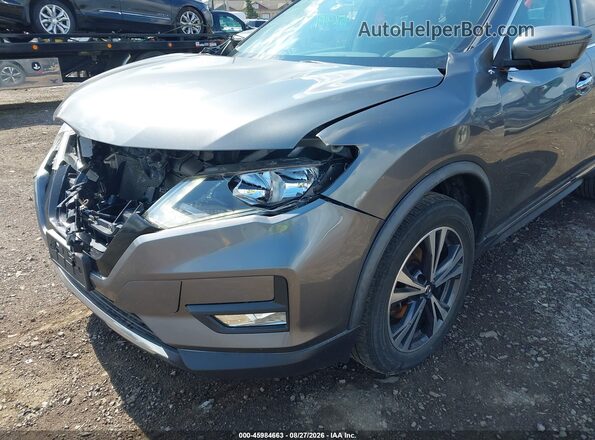 JN8AT2MT4JW464715 2018 NISSAN ROGUE Gray Front view