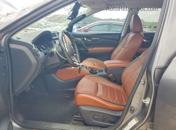 JN8AT2MT5JW491020 2018 NISSAN ROGUE Gray Front interior view