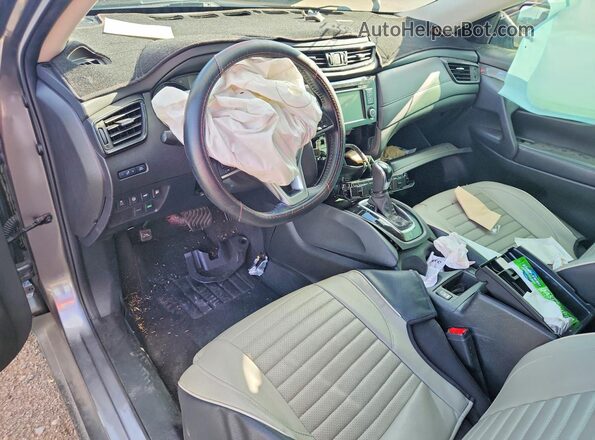 JN8AT2MT5LW015370 2020 NISSAN ROGUE Charcoal Vista del salpicadero