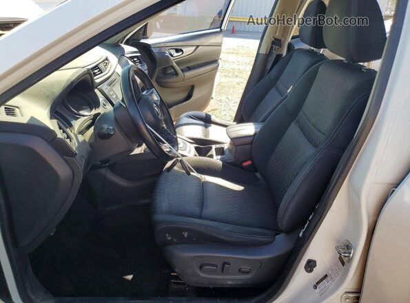 JN8AT2MT7HW380687 2017 NISSAN ROGUE Белый Вид салона спереди